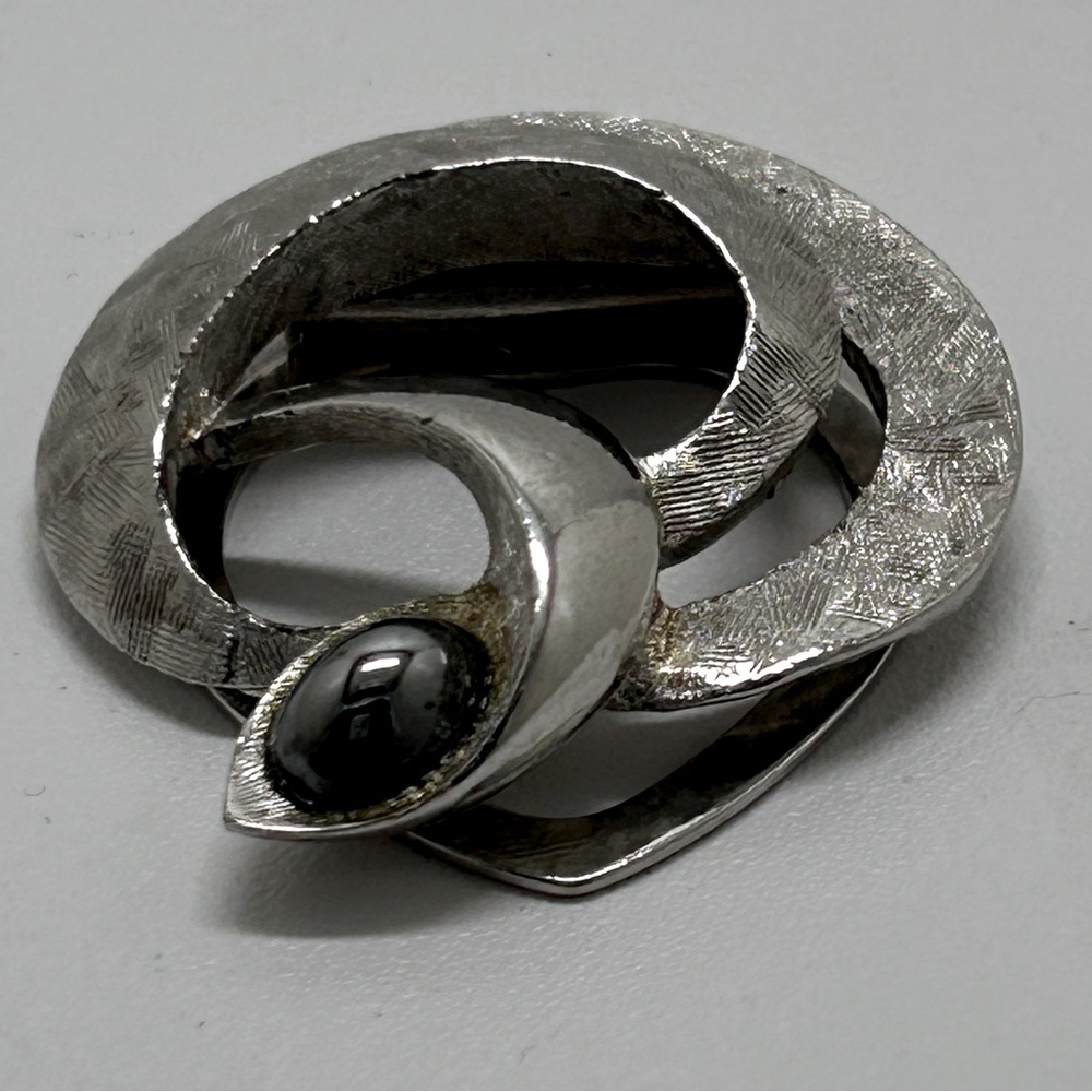 Lieba USA, Silver Snake Sweater Clip With Black Stone Head